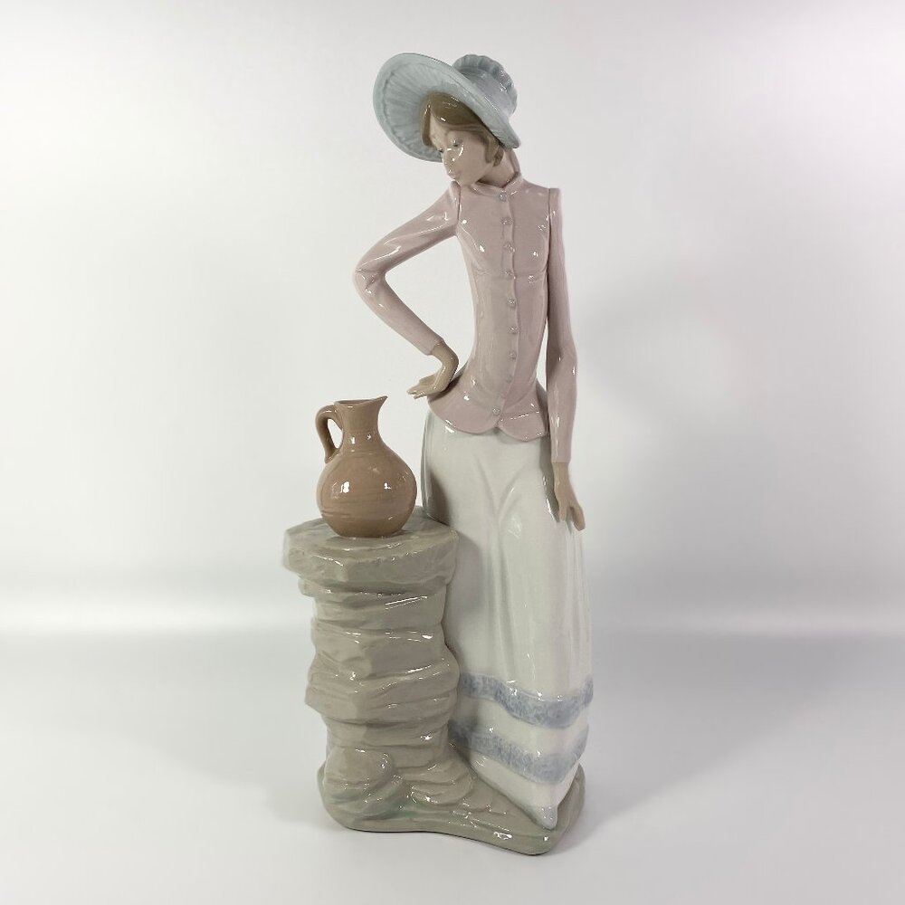 Rare !!! Lladro Nao Lady/Girl with Water Jug lare 13 " figurine